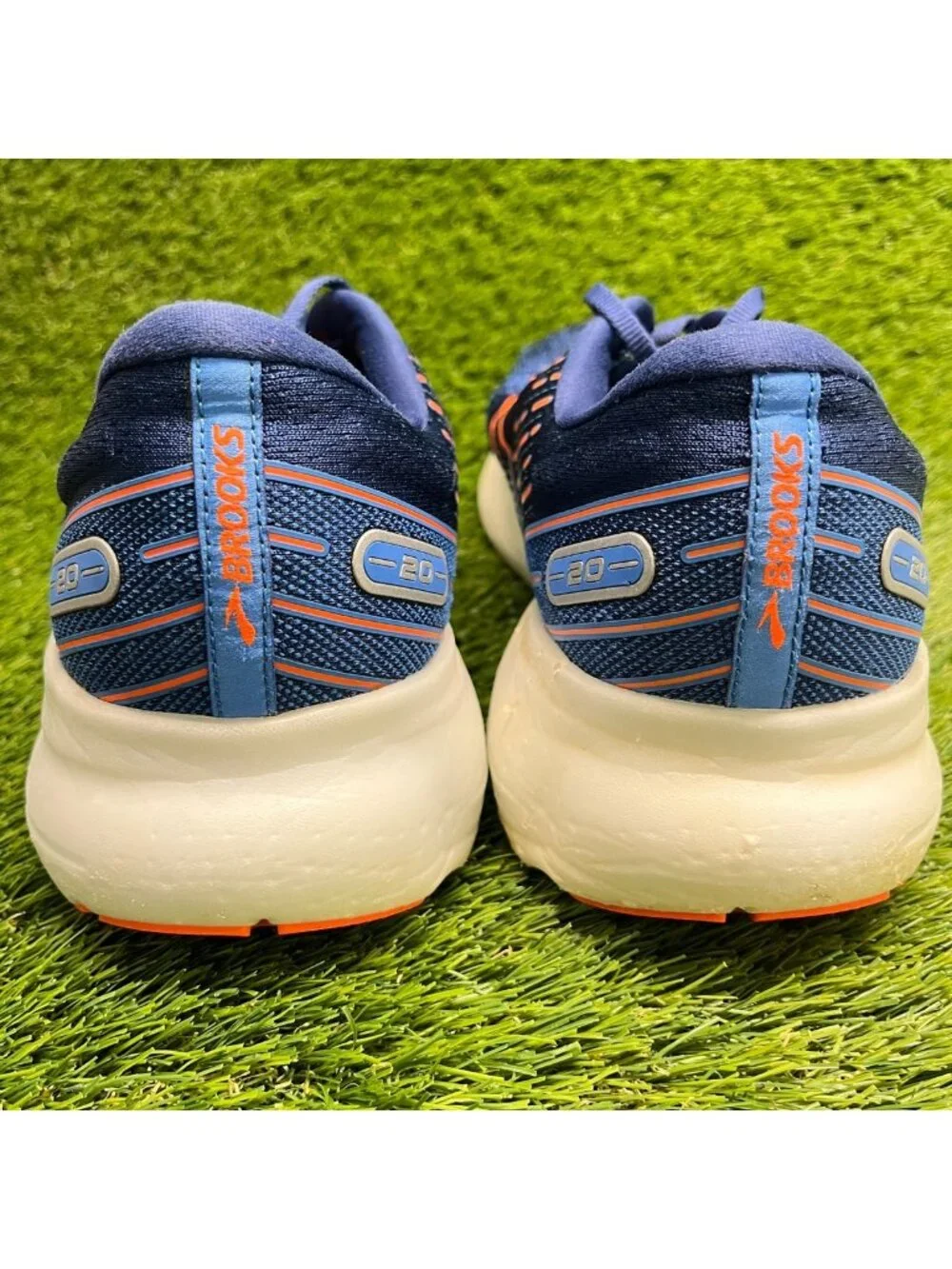 Brooks missing insoles